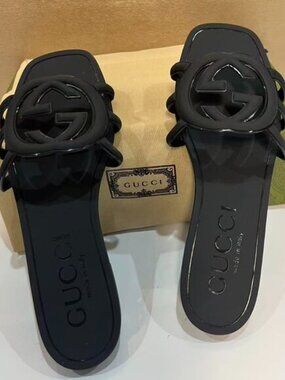 Gucci Women’s Black Marmont Rubber Slides - Size 9